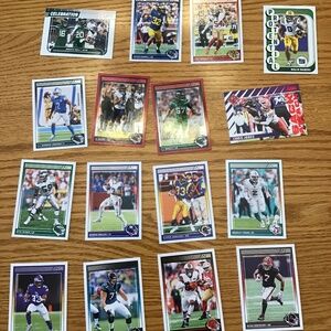 Lot 16 nfl football cards